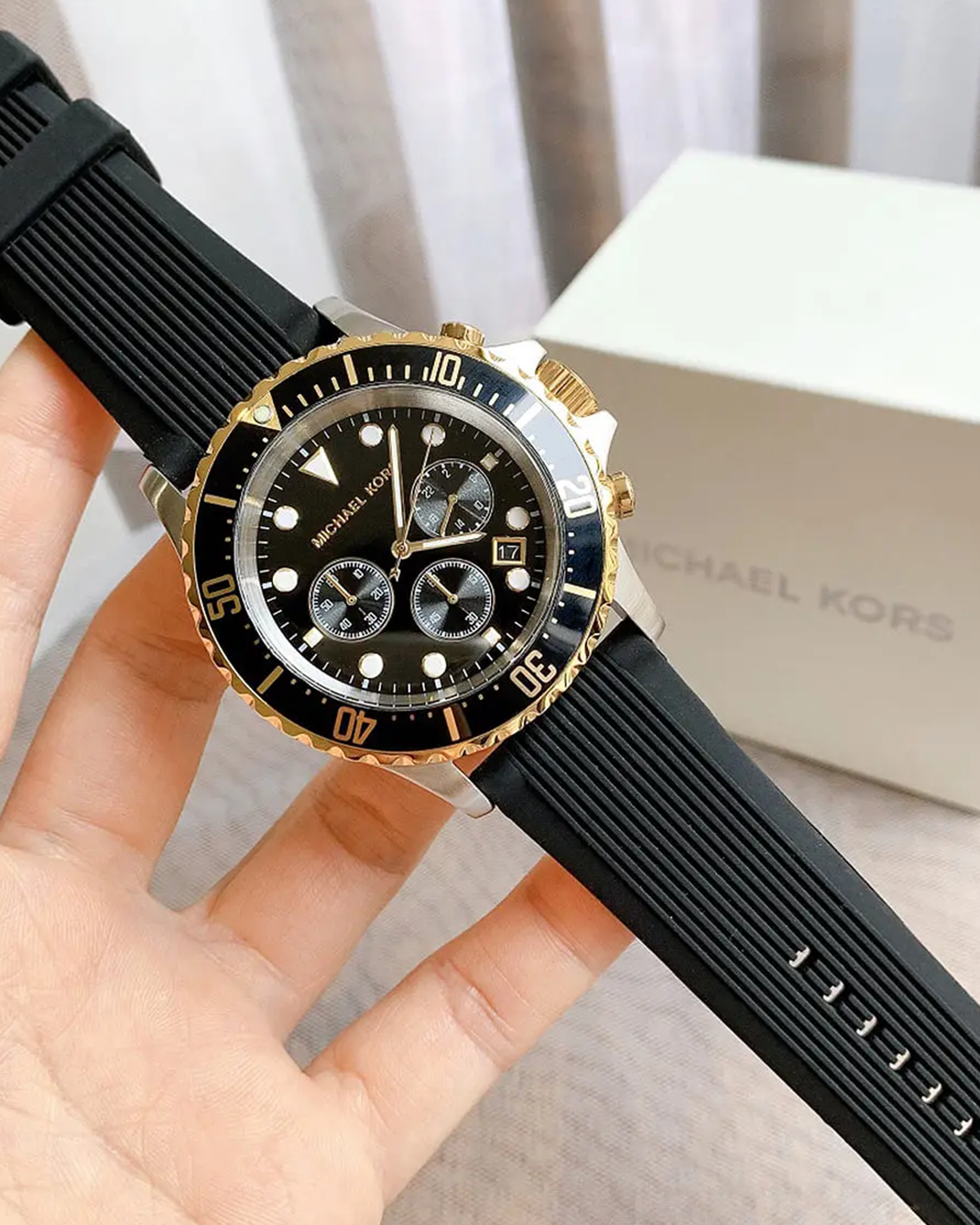 MK8366 Everest Watch