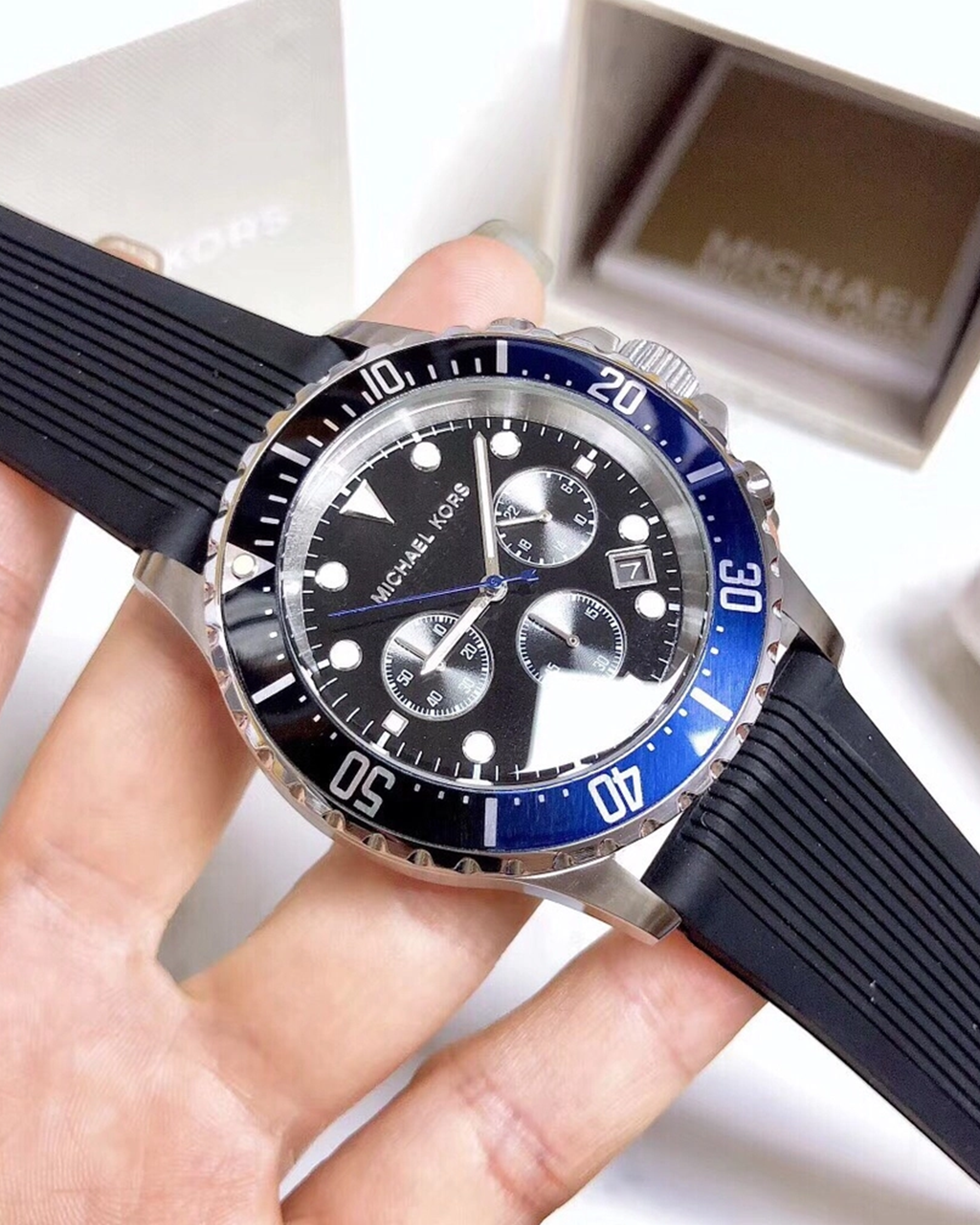MK8365 Everest Watch