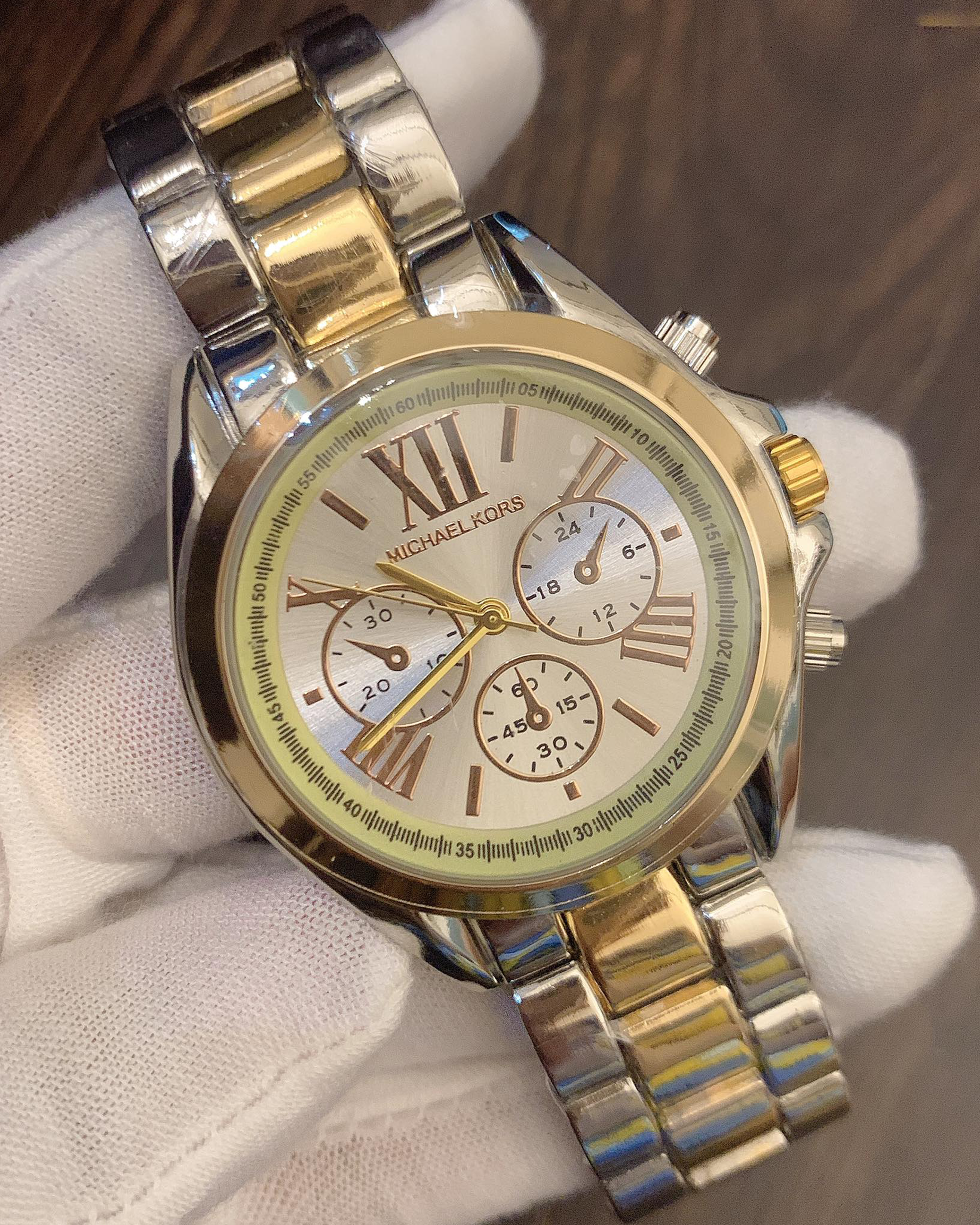 MK8229 Layton Watch