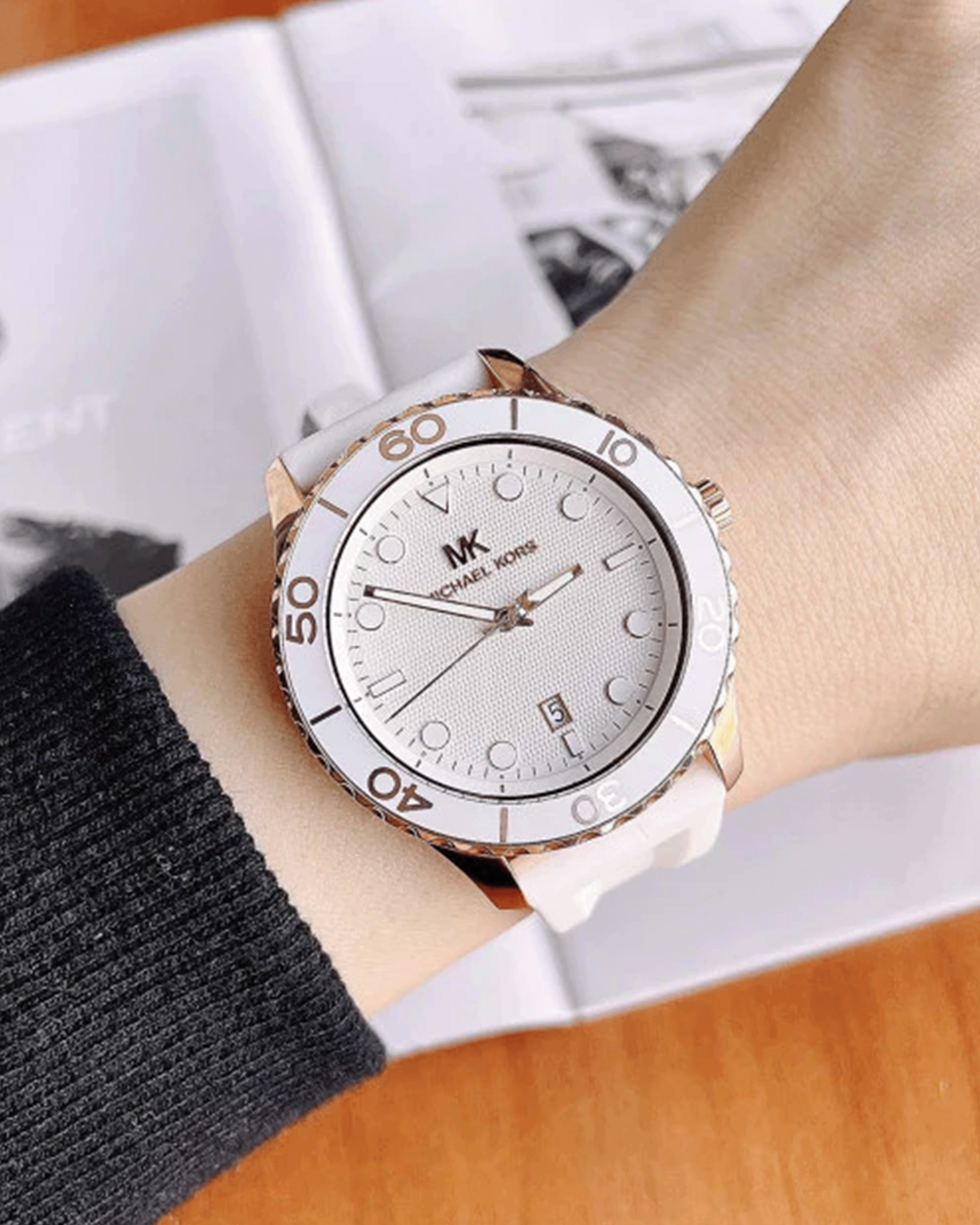 MK6853 Runway Watch
