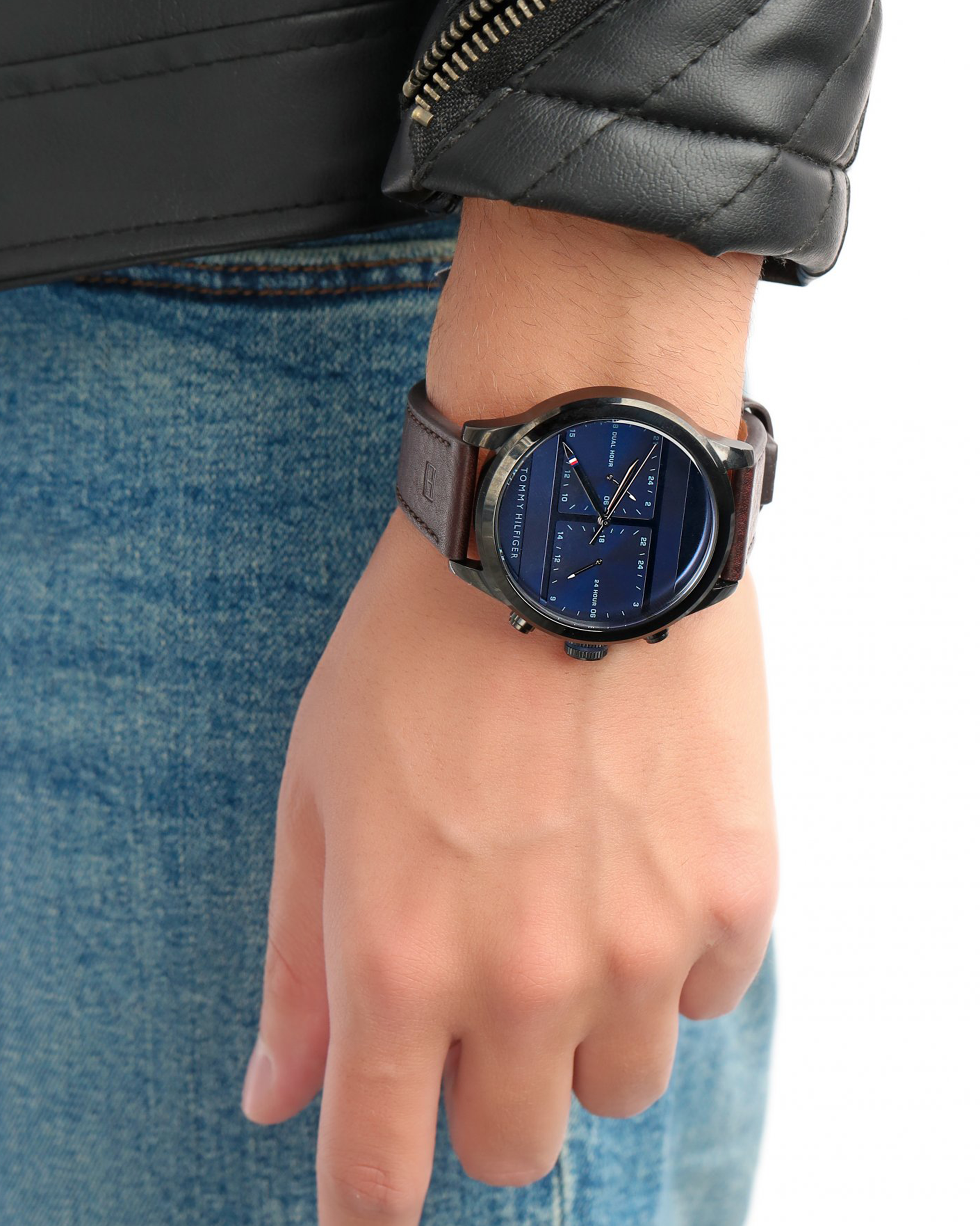 1791593 Icon Watch