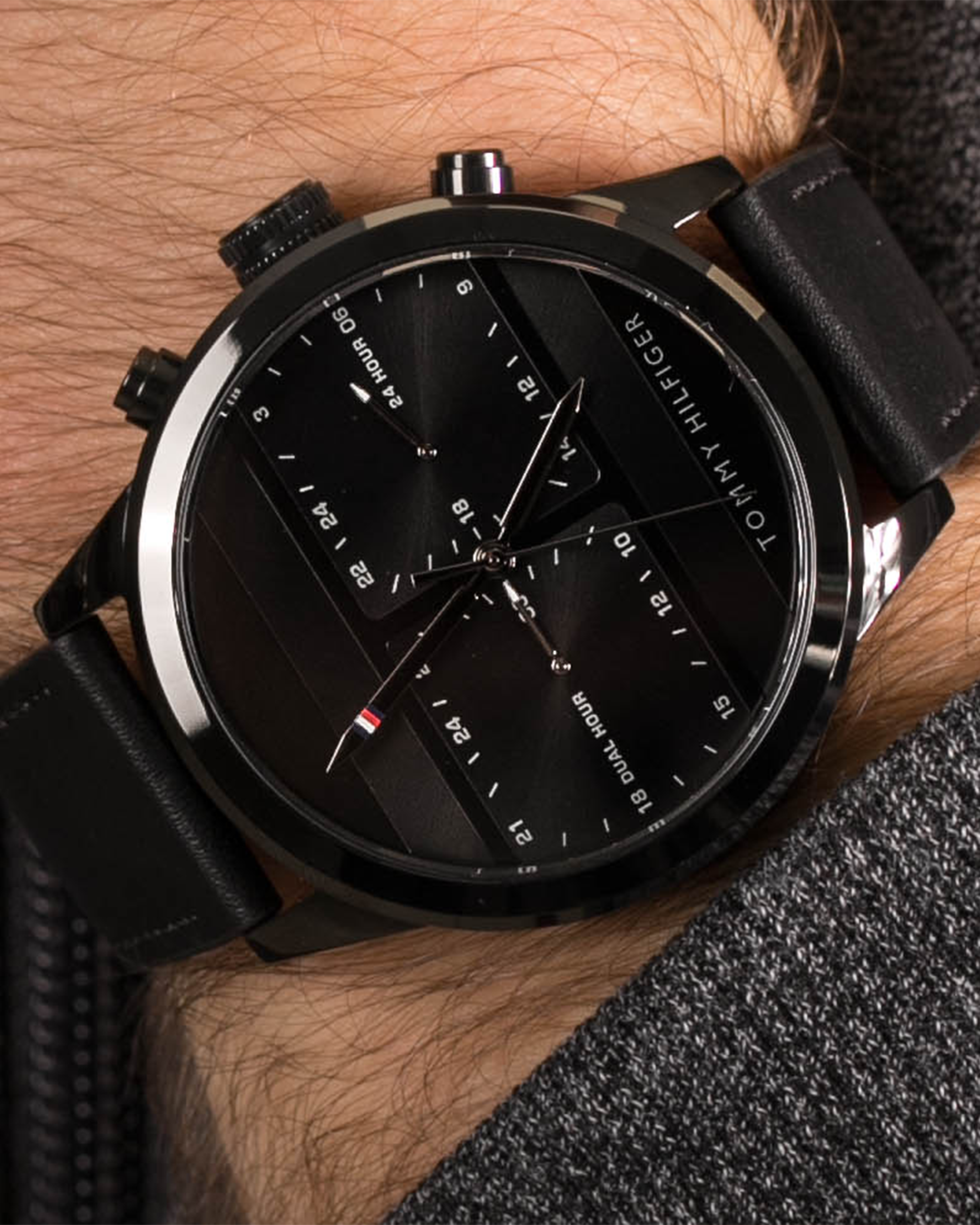 1791595 Icon Watch
