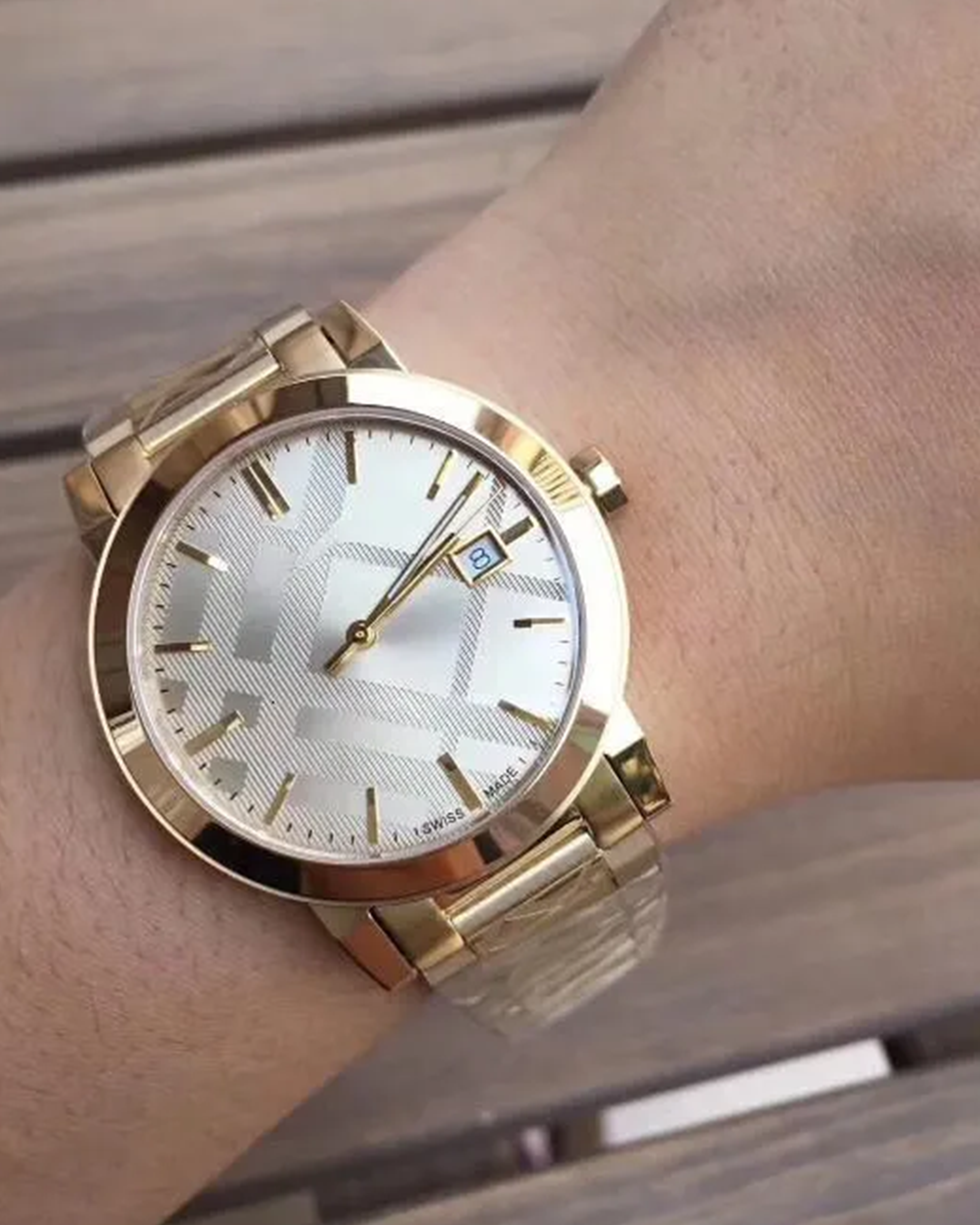 BU9038 The City Gold Watch